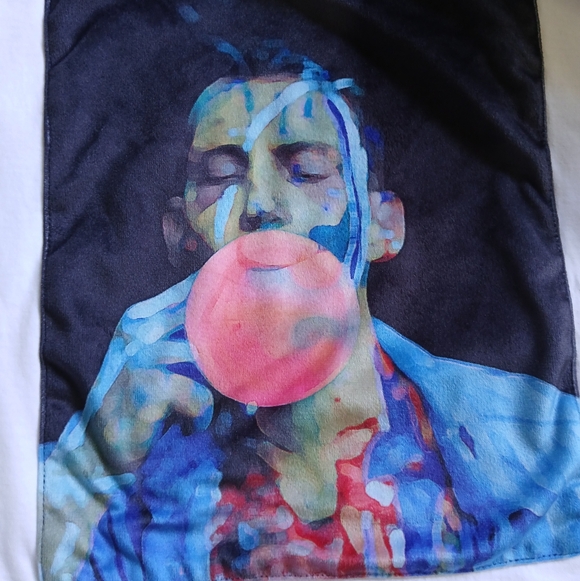 Murano Masterpiece Collection 'Boy  Blowing Bubble' Liquid Luxury T-shirt - Picture 2 of 10